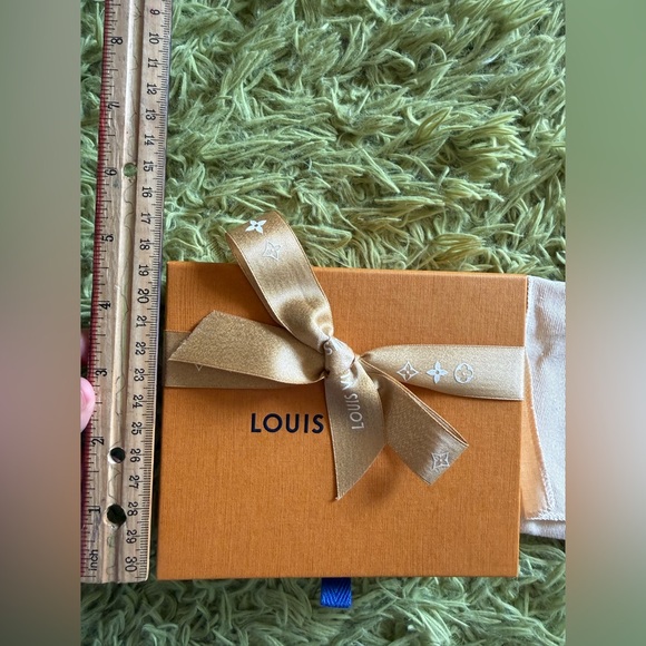 Louis Vuitton Orange Gift Box with Dust Bag and Gift Bag - Picture 3 of 16